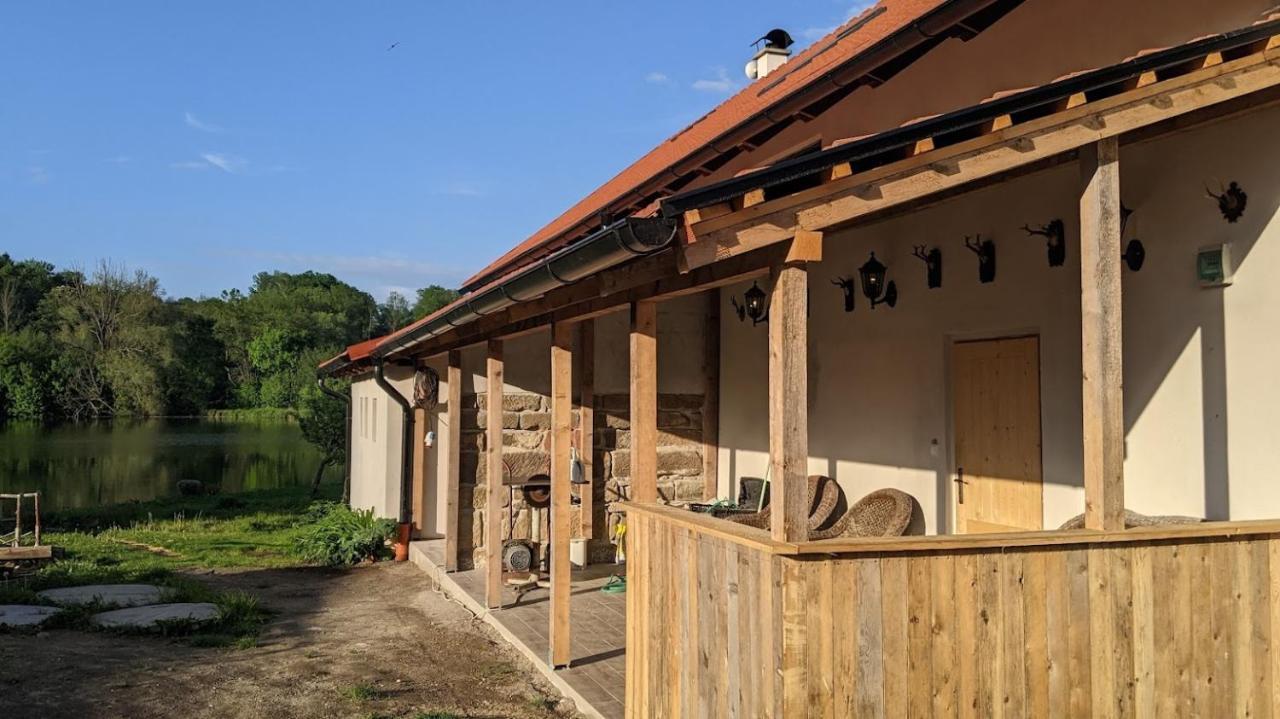 Chalupa U Rybnika Strehom Dolní Bousov Dış mekan fotoğraf