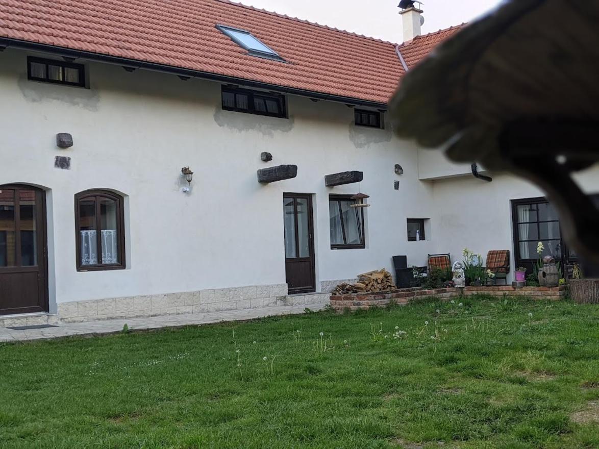 Chalupa U Rybnika Strehom Dolní Bousov Dış mekan fotoğraf