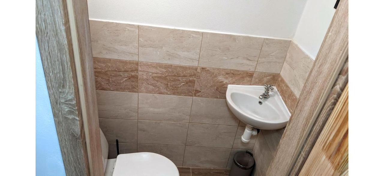 Chalupa U Rybnika Strehom Dolní Bousov Dış mekan fotoğraf
